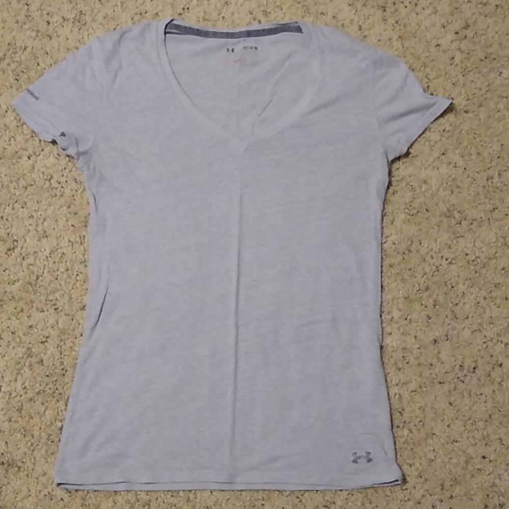 light gray under armour t shirt